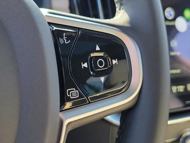 2026 Volvo XC90 Plus, B6 AWD Gas mild hybrid, Gasoline, Bright, 7 Seats