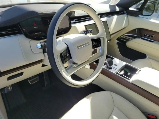 2026 Land Rover Range Rover P530 SE