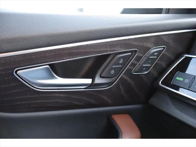 2021 Audi Q8 Premium Plus 55 TFSI quattro Tiptronic
