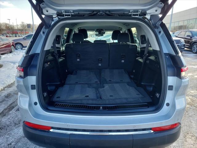 2022 Jeep Grand Cherokee L Laredo 4x4