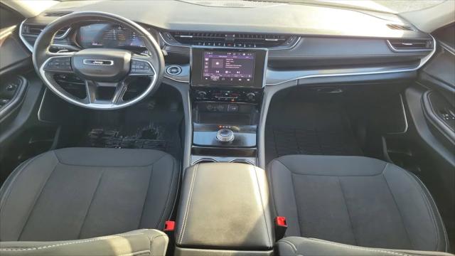 2022 Jeep Grand Cherokee L Laredo 4x4