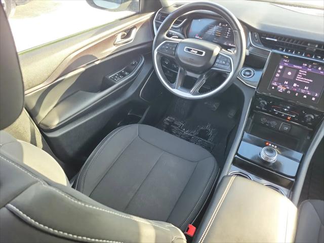 2022 Jeep Grand Cherokee L Laredo 4x4