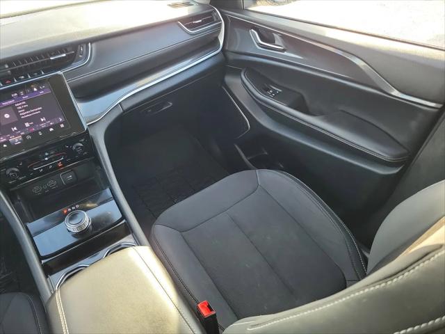 2022 Jeep Grand Cherokee L Laredo 4x4