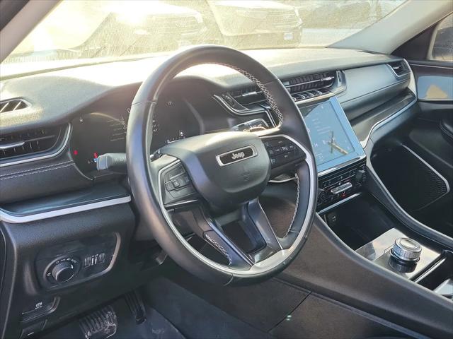 2022 Jeep Grand Cherokee L Laredo 4x4