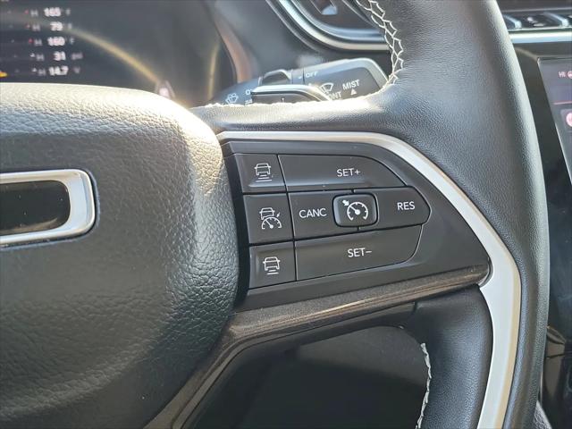 2022 Jeep Grand Cherokee L Laredo 4x4