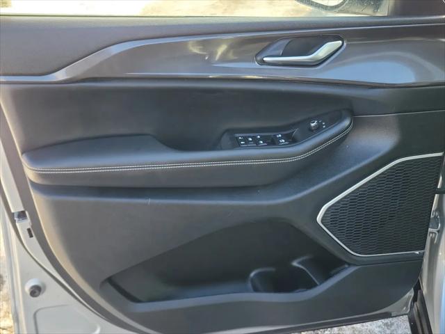2022 Jeep Grand Cherokee L Laredo 4x4