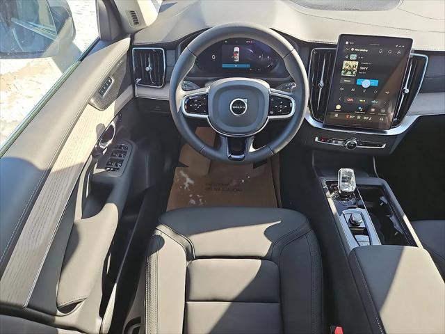 2026 Volvo XC90 Plus, B6 AWD Gas (mild hybrid), Gasoline, Bright, 7 Seats