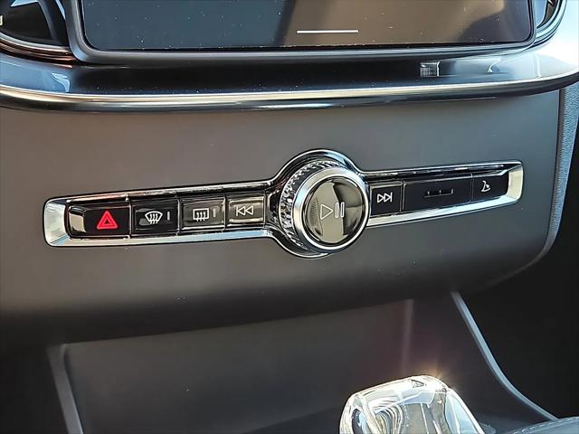 2026 Volvo XC90 Plus, B6 AWD Gas (mild hybrid), Gasoline, Bright, 7 Seats