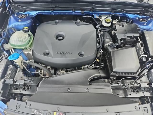 2021 Volvo XC40 T5 R-Design