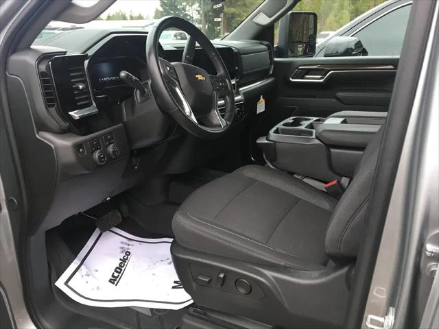 2025 Chevrolet Silverado 2500HD 4WD Crew Cab Standard Bed LT