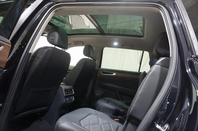 2026 Volkswagen Atlas SE with Technology