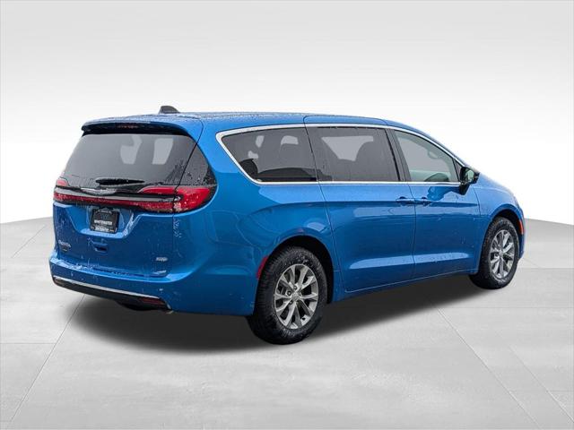 2026 Chrysler Pacifica Select AWD