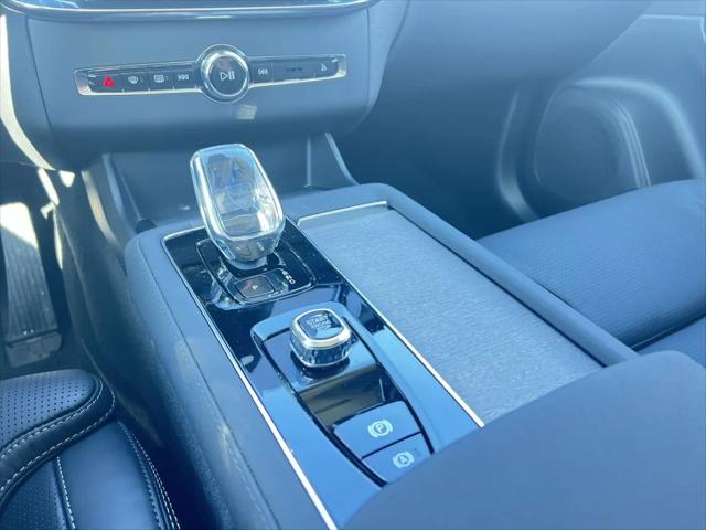 2026 Volvo XC90 Ultra, B6 AWD Gas (mild hybrid), Gasoline, Bright, 7 Seats