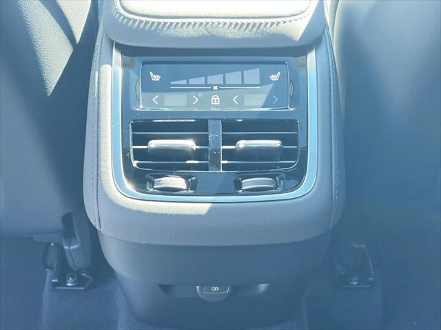 2026 Volvo XC90 Ultra, B6 AWD Gas (mild hybrid), Gasoline, Bright, 7 Seats