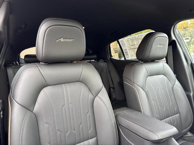 2026 Buick NV Avenir FWD