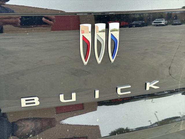 2026 Buick NV Avenir FWD