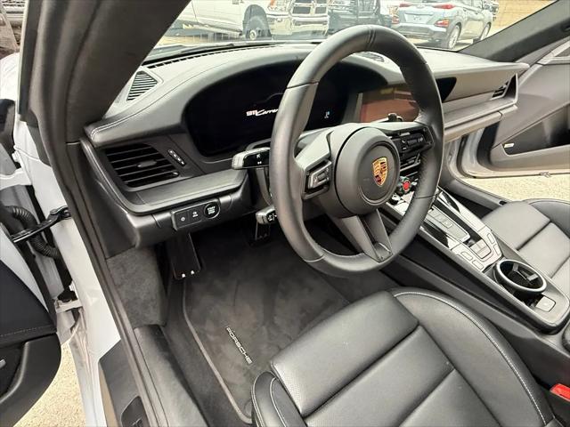 2025 Porsche 911 Carrera 4 GTS