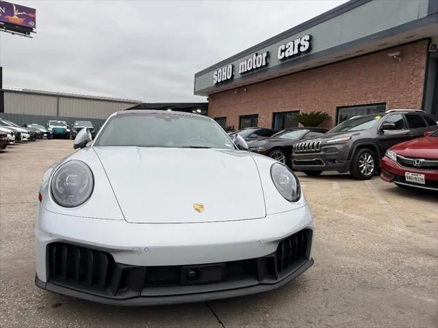 2025 Porsche 911 Carrera 4 GTS