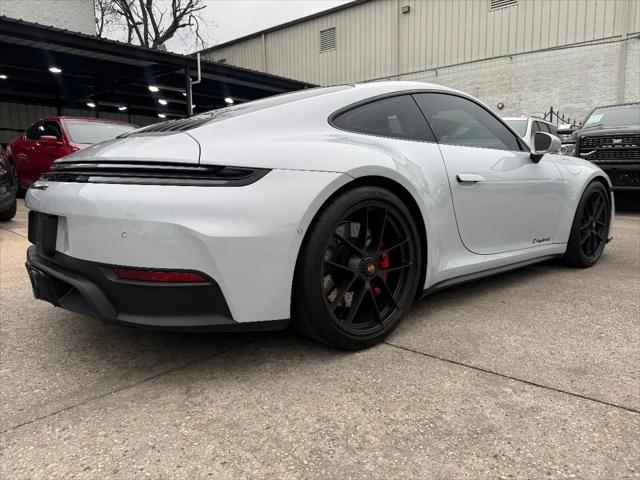 2025 Porsche 911 Carrera 4 GTS