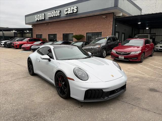 2025 Porsche 911 Carrera 4 GTS
