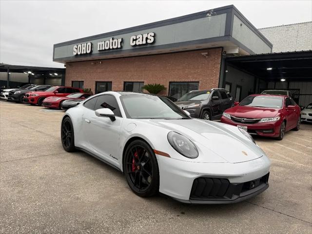 2025 Porsche 911 Carrera 4 GTS