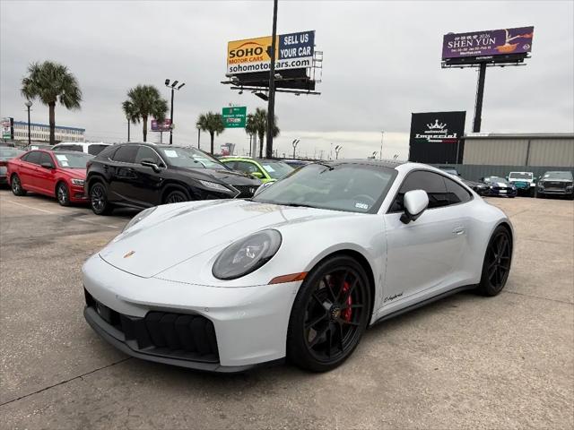 2025 Porsche 911 Carrera 4 GTS