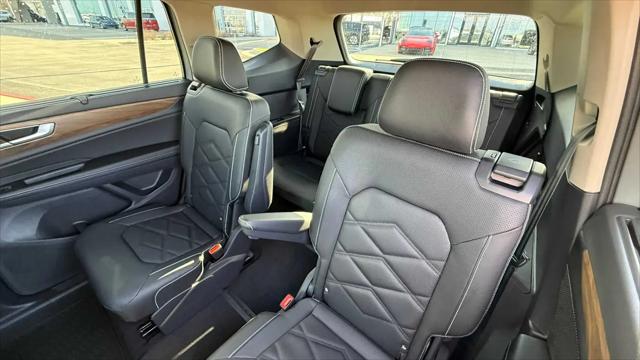 2026 Volkswagen Atlas SE with Technology