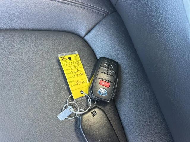 2025 Toyota Sienna XSE