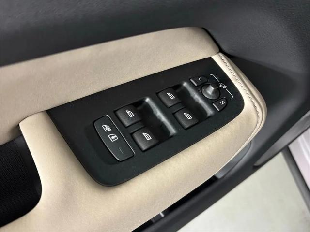2026 Volvo XC60 B5 Core
