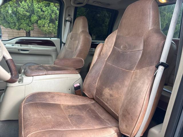 2006 Ford F-350 Lariat 4dr Crew Cab 4WD LB