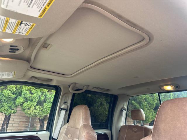 2006 Ford F-350 Lariat 4dr Crew Cab 4WD LB