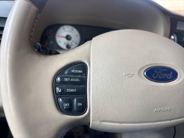 2006 Ford F-350 Lariat 4dr Crew Cab 4WD LB