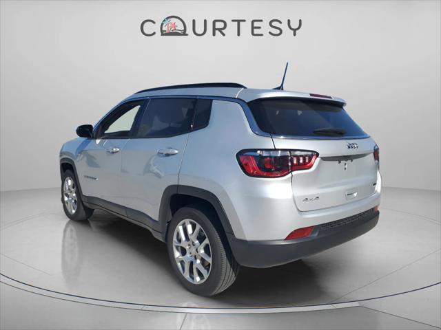2024 Jeep Compass Latitude Lux FWD