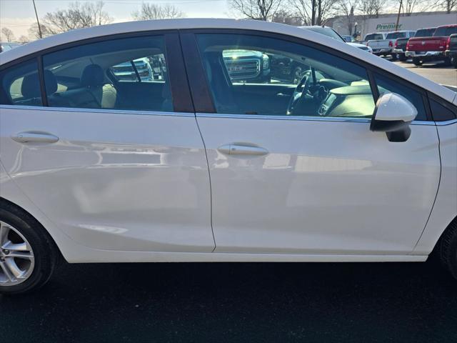 2017 Chevrolet Cruze LT Auto