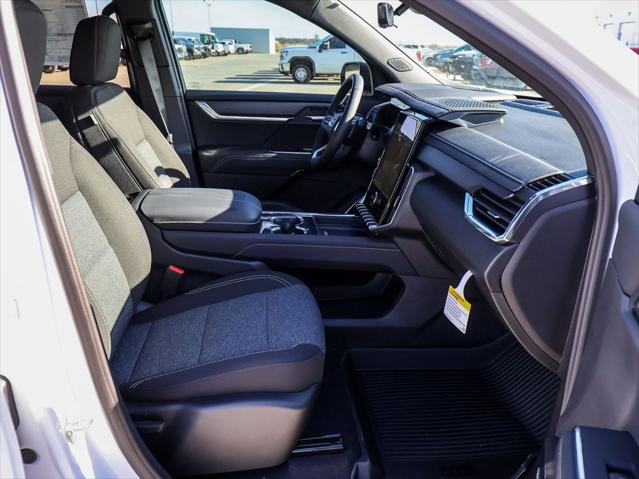 2026 GMC Acadia Elevation FWD