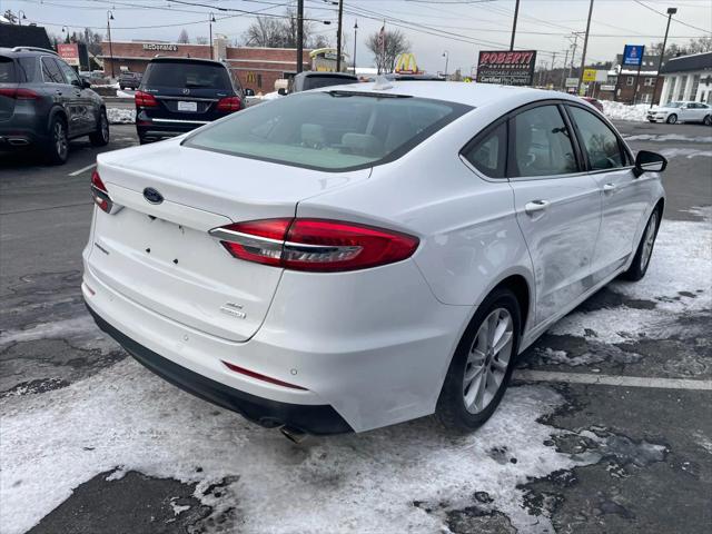 2020 Ford Fusion SE