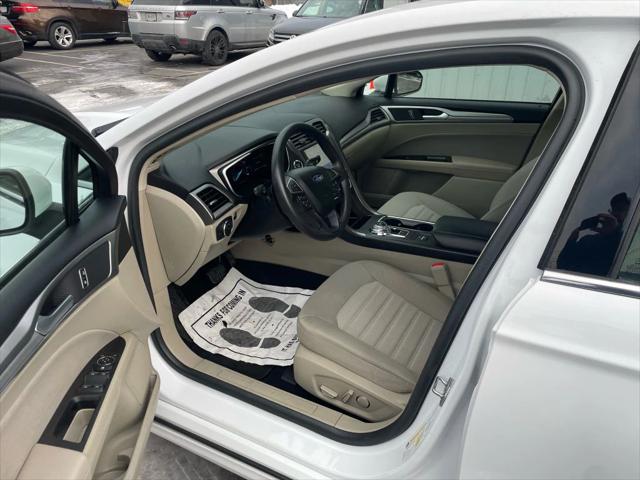 2020 Ford Fusion SE