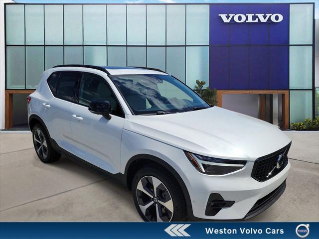 2026 Volvo XC40 Plus, B5 AWD Gas (mild hybrid), Dark for sale in Davie, FL