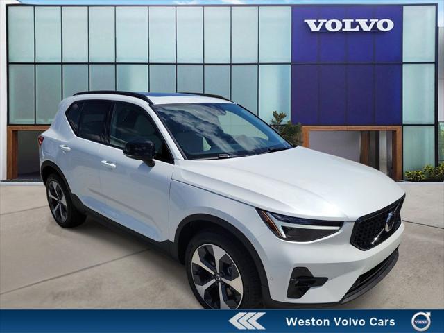 2026 Volvo XC40 Plus, B5 AWD Gas (mild hybrid), Dark for sale in Davie, FL