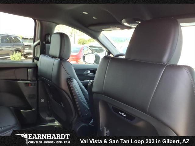 2026 Chrysler Pacifica Select AWD