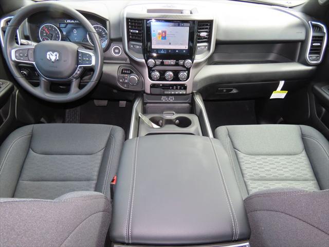 2026 RAM 1500 RAM 1500 EXPRESS CREW CAB 4X4 57 BOX