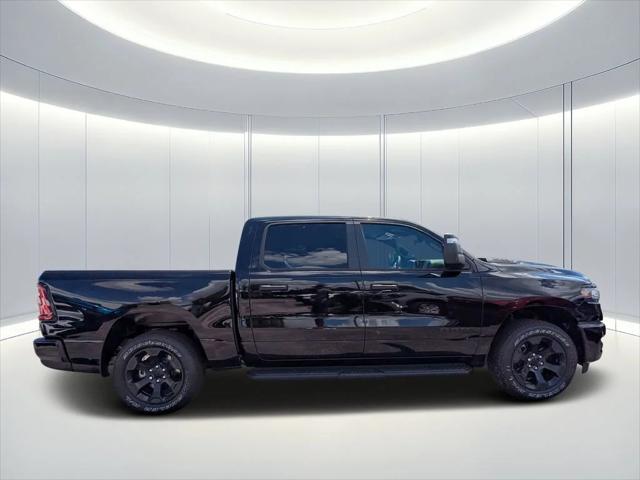2026 RAM 1500 RAM 1500 EXPRESS CREW CAB 4X4 57 BOX