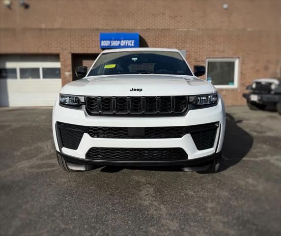 2026 Jeep Grand Cherokee GRAND CHEROKEE LAREDO ALTITUDE 4X4