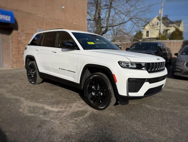 2026 Jeep Grand Cherokee GRAND CHEROKEE LAREDO ALTITUDE 4X4