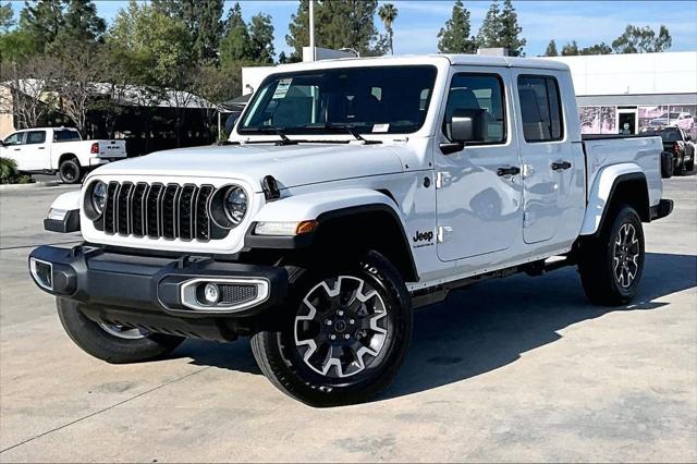 2026 Jeep Gladiator GLADIATOR SAHARA 4X4