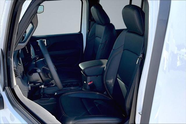 2026 Jeep Gladiator GLADIATOR SAHARA 4X4