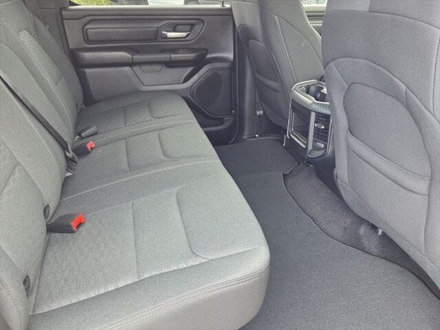 2026 Ram 1500 Express Crew Cab 4x4 5'7" Box