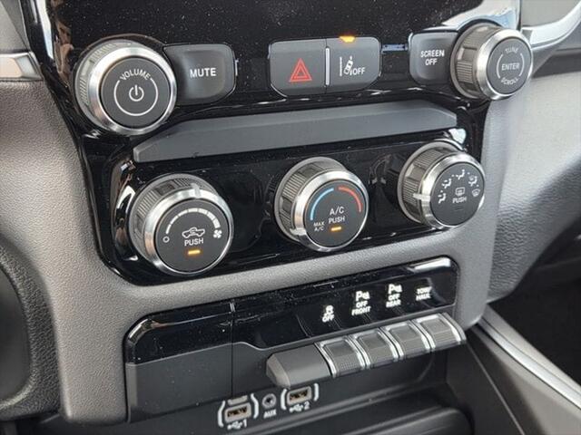 2026 Ram 1500 Express Crew Cab 4x4 5'7" Box