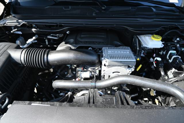 2026 Ram 1500 Limited Crew Cab 4x4 5'7" Box