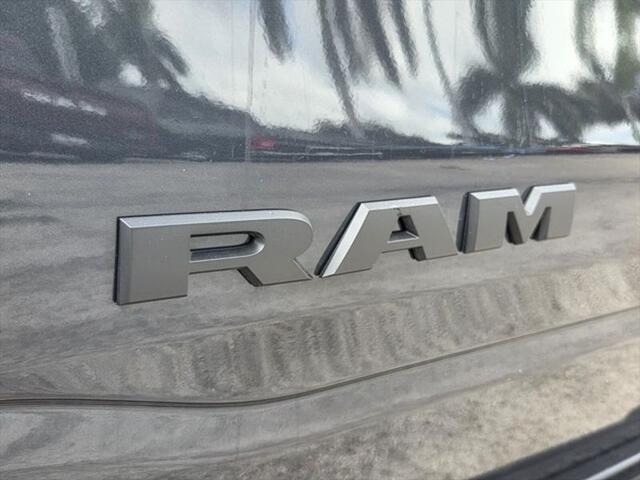 2026 Ram 1500 Warlock Crew Cab 4x4 5'7" Box